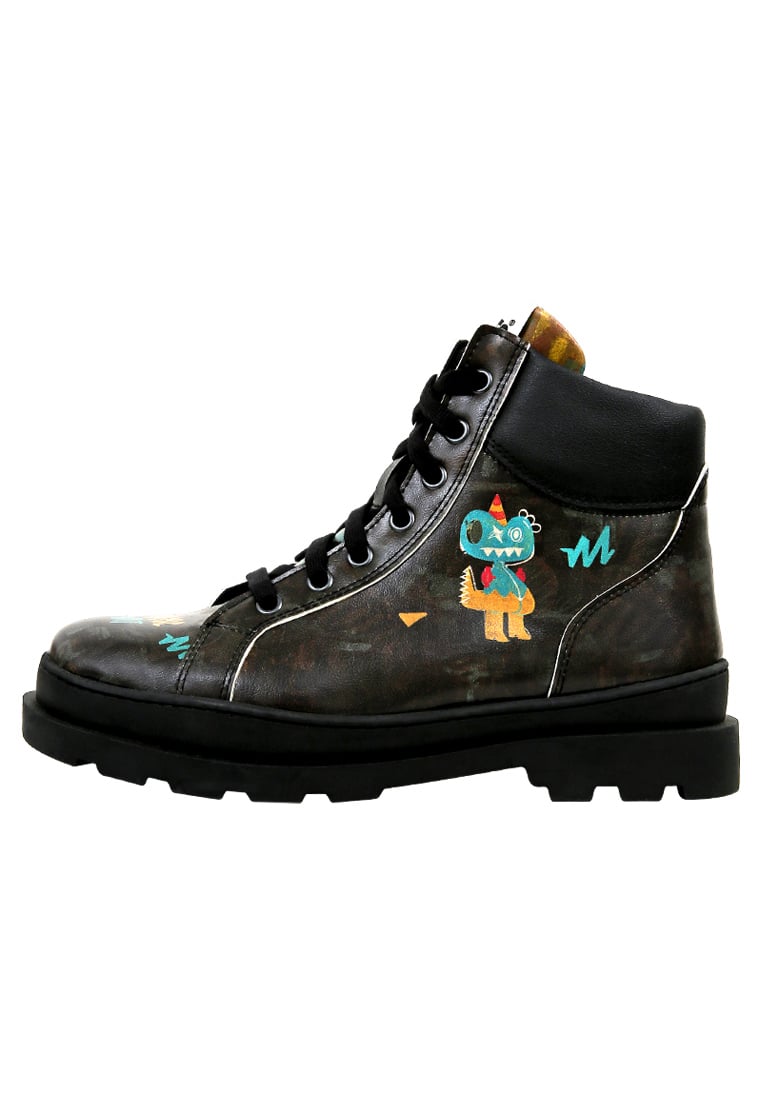 Women Vegan Leather Black Boots - Dynamic Spirit Design